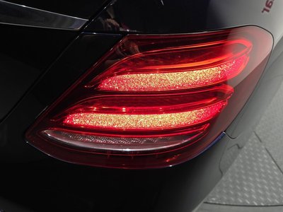 MERCEDES-BENZ E-CLASS - 10