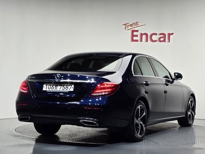 MERCEDES-BENZ E-CLASS - 4