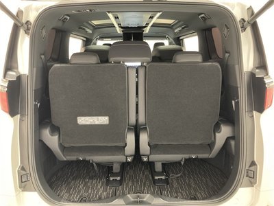 TOYOTA ALPHARD - 10