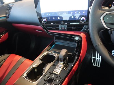 صورة مصغرة 11 لـ 2025 Lexus NX