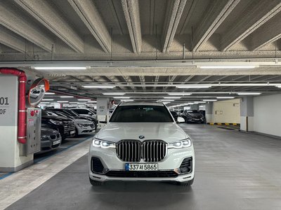 BMW X7 - 7