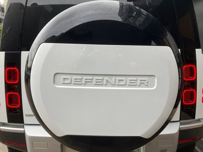 LAND ROVER DEFENDER - 7