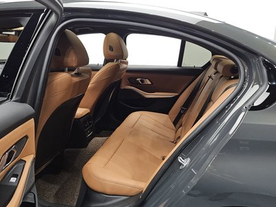 صورة مصغرة 18 لـ 2025 BMW 3 SERIES