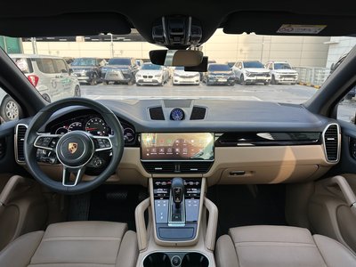 PORSCHE CAYENNE - 4
