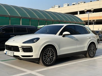 PORSCHE CAYENNE - 1