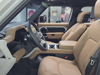 2026 LAND Rover DEFENDER photo 2