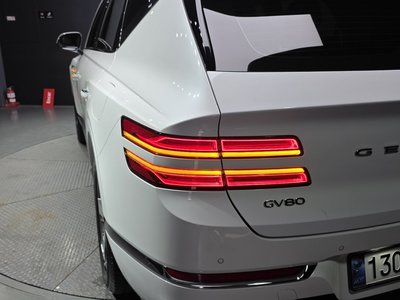 GENESIS GV80 - 10
