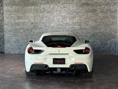 FERRARI 488 - 8
