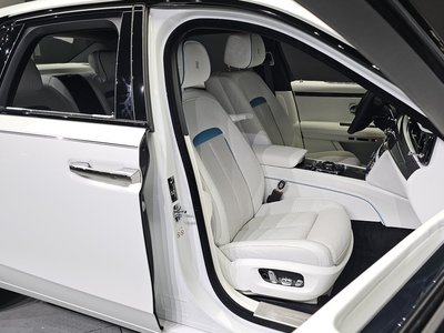 ROLLS-ROYCE GHOST - 10