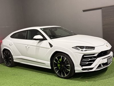 LAMBORGHINI URUS - 8