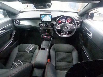 صورة 3 لـ 2015 Mercedes-BENZ CLA