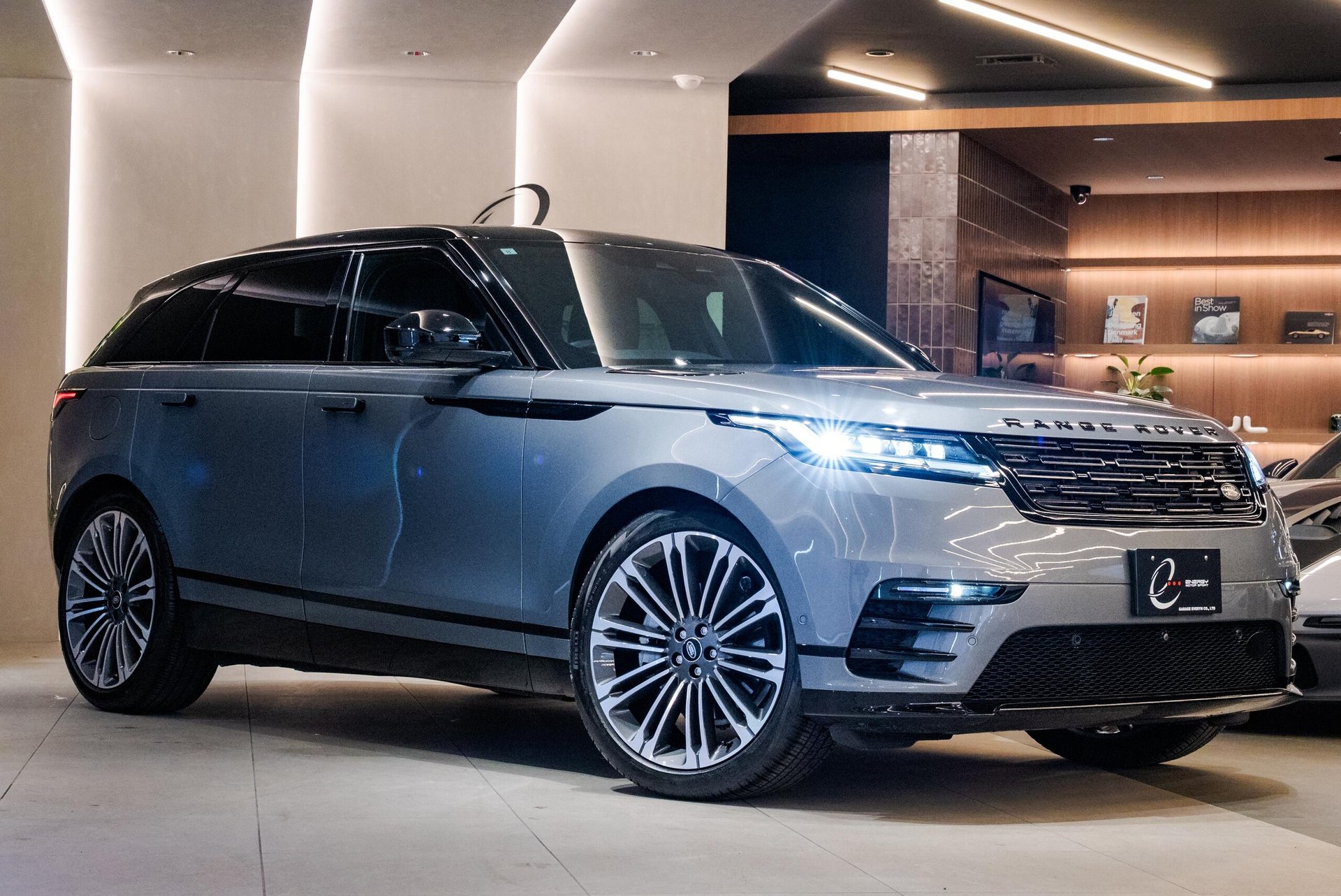 LAND ROVER RANGE ROVER VELAR - View 1