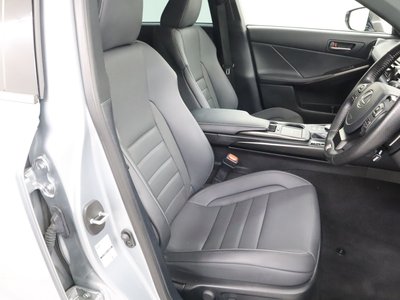 2022 Lexus IS 照片 6
