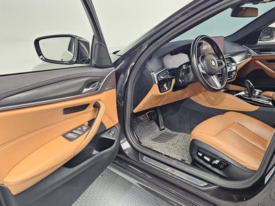 2022 BMW 5 SERIES photo 10