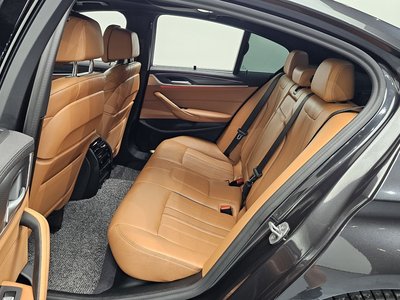 2022 BMW 5 SERIES — миниатюра 11