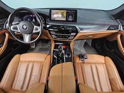 2022 BMW 5 SERIES photo 5