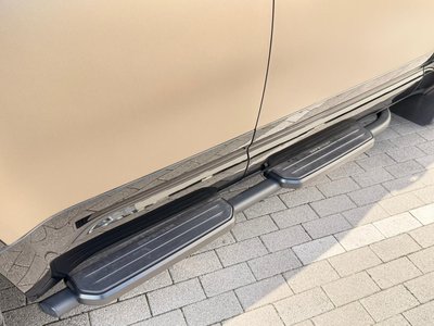 LAND ROVER DEFENDER - 7