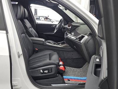 2025 BMW X7 缩略图 11