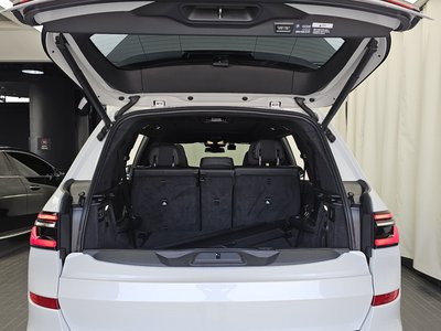 2025 BMW X7 缩略图 20