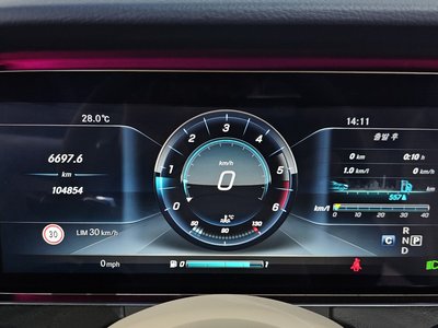 MERCEDES-BENZ E-CLASS - 8