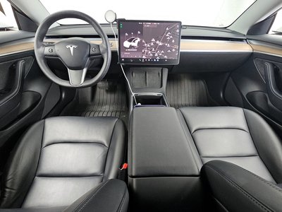 TESLA MODEL 3 - 4