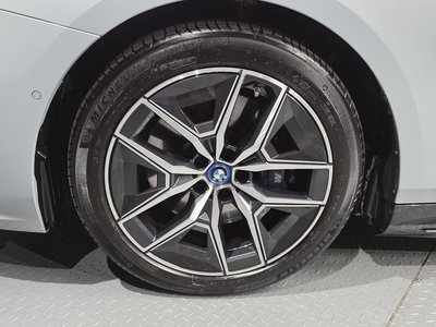BMW I5 - 6