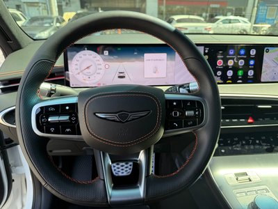 صورة 8 لـ 2025 Genesis GV70