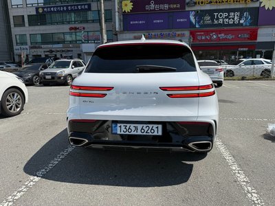 صورة 5 لـ 2025 Genesis GV70