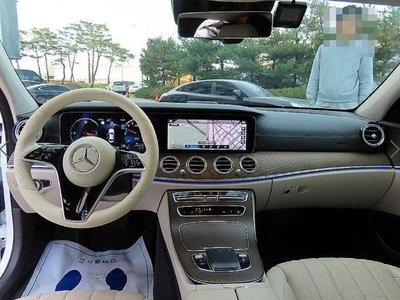 MERCEDES-BENZ E-CLASS - 5