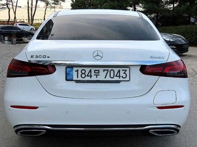 MERCEDES-BENZ E-CLASS - 3