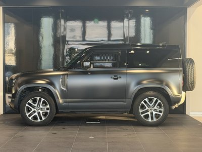 LAND ROVER DEFENDER - 7