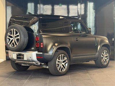 LAND ROVER DEFENDER - 4