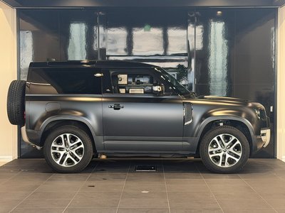 LAND ROVER DEFENDER - 3