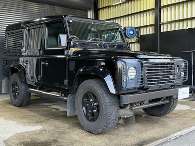 LAND ROVER DEFENDER - 1