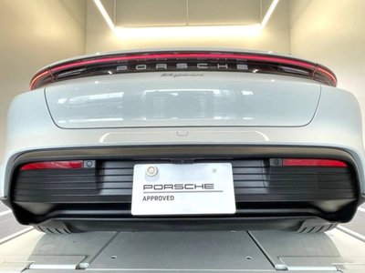 2022 Porsche TAYCAN photo 6