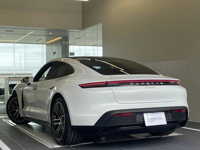 2022 Porsche TAYCAN photo 5