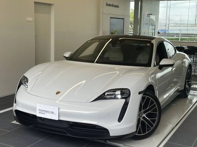 2022 Porsche TAYCAN photo 8