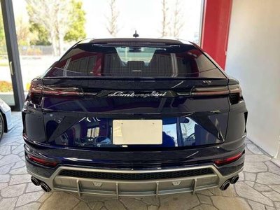 LAMBORGHINI URUS - 3