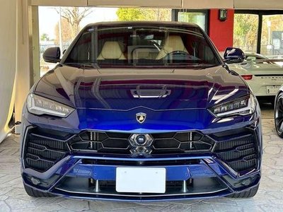 LAMBORGHINI URUS - 2
