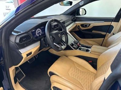 LAMBORGHINI URUS - 6