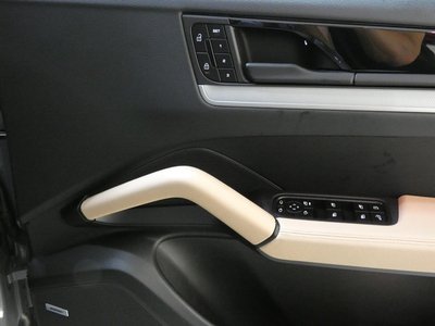 صورة مصغرة 14 لـ 2024 Porsche CAYENNE