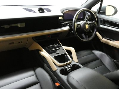 2024 Porsche CAYENNE 照片 3