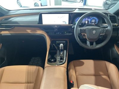 2025 Toyota CROWN SPORT photo 8