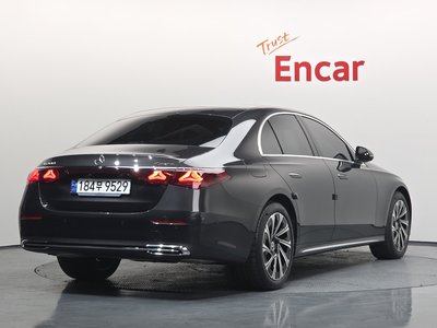 MERCEDES-BENZ E-CLASS - 3