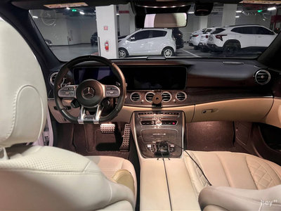 MERCEDES-BENZ E-CLASS - 4