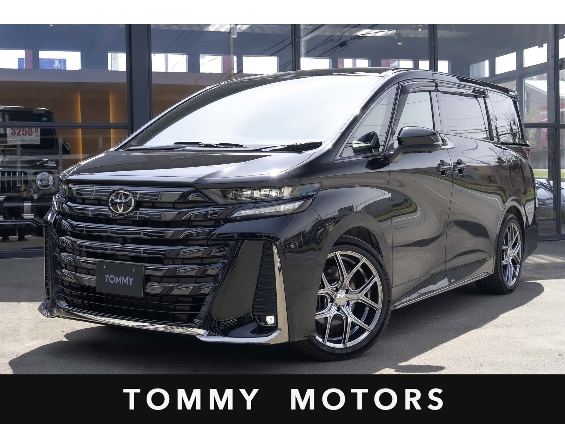 TOYOTA VELLFIRE - View 1