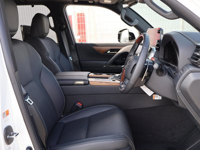 2025 Lexus LX thumbnail 36