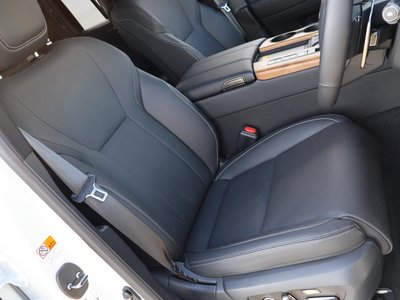2025 Lexus LX thumbnail 37
