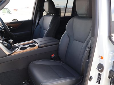 2025 Lexus LX thumbnail 41