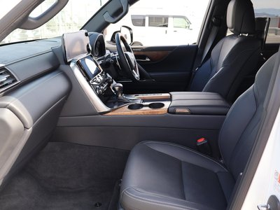 2025 Lexus LX thumbnail 40